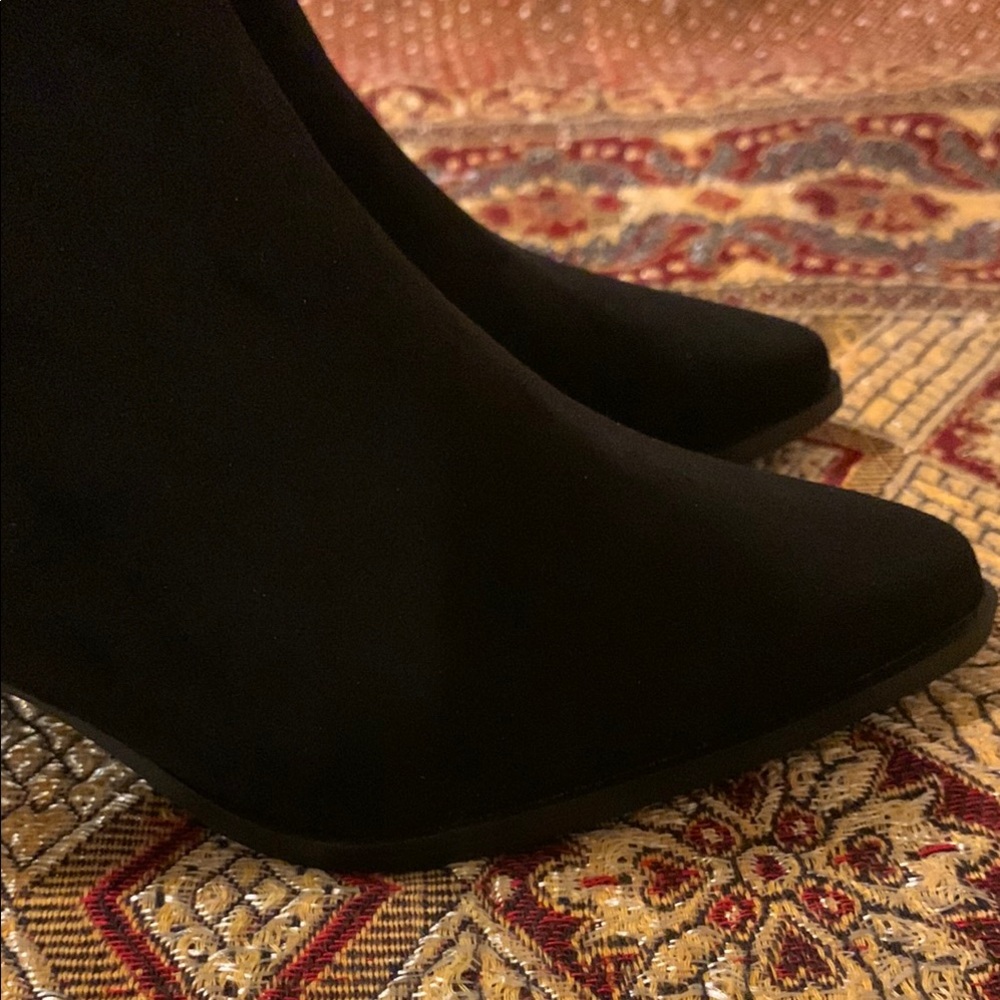 SHEIN Black and Gold Ankle Booties Suede Finish - Picture 4 of 7